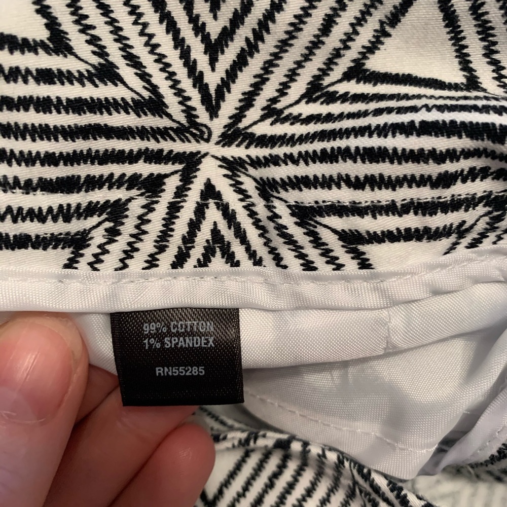 Express patterned shorts - Picture 4 of 5